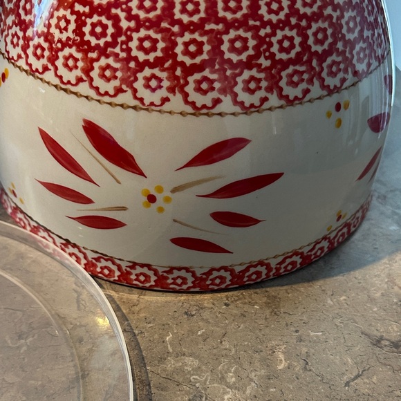 Temp-Tations Red and Cream Bowl with Lid - Picture 4 of 6